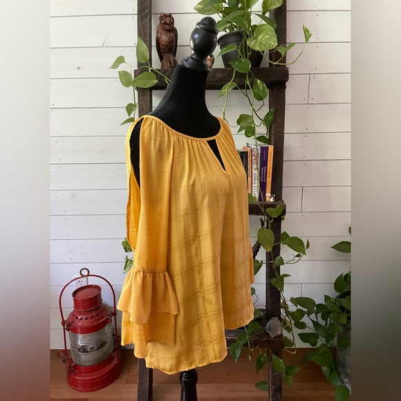 BCX: Cold Shoulder Blouse - Picture 13 of 17